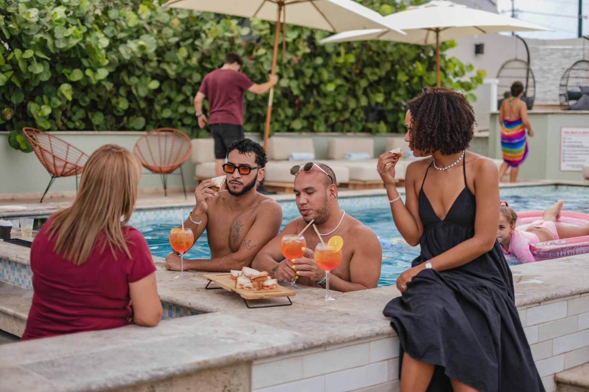 The Freedom Hotel ウィレムスタッド エクステリア 写真